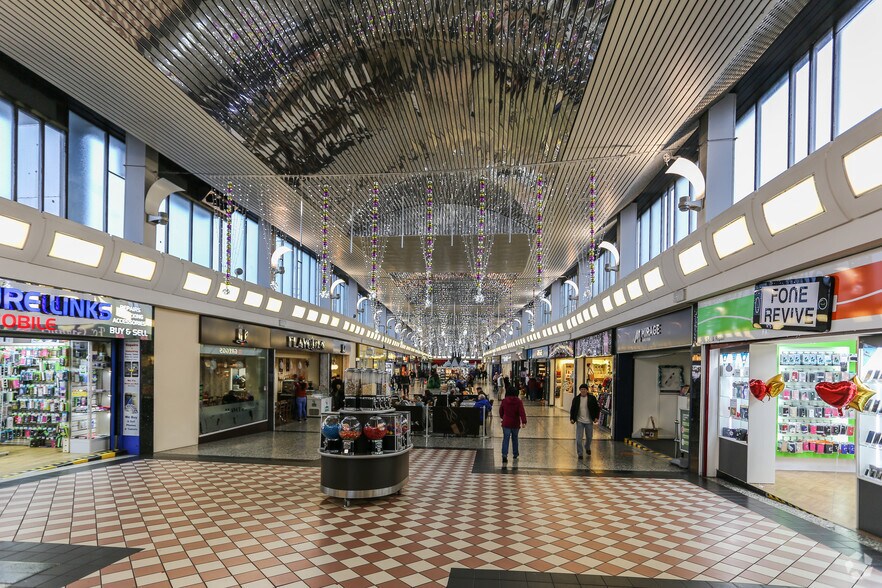 Crossgates, Leeds, WYK LS15 8EU Retail