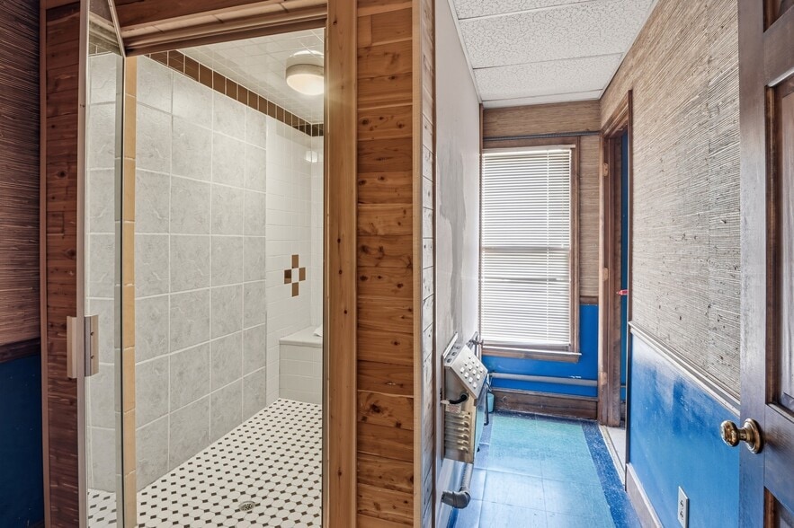 More Photos Of 5808 Monroe Rd, Charlotte Office For Sale