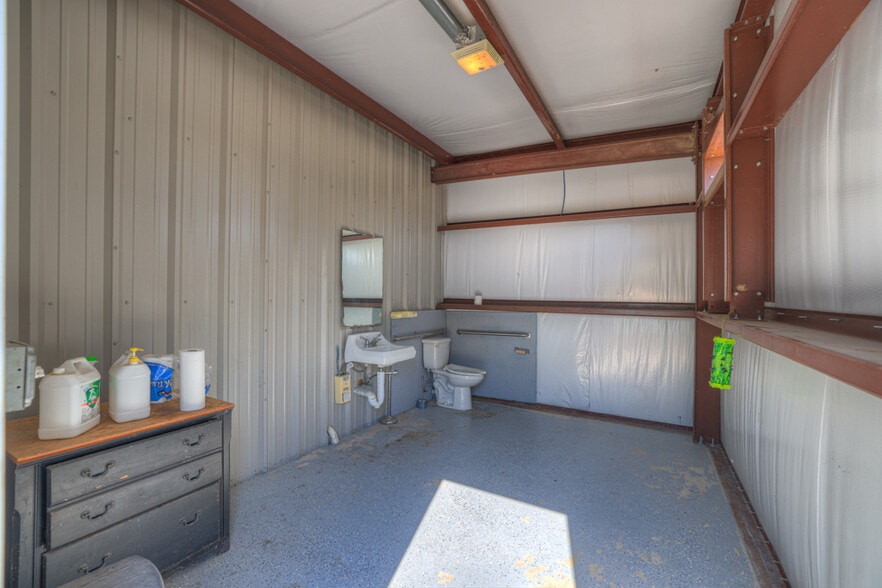 More Photos Of 1361 Wald Rd, New Braunfels Industrial For Sale