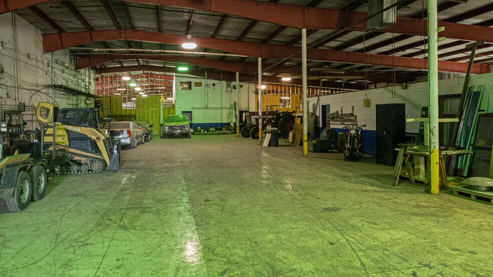 More Photos Of 501 Lakeshore Dr, Kuttawa Warehouse For Sale