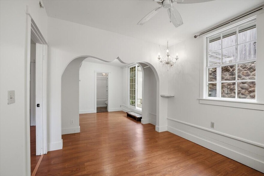 More Photos Of 145 N Market St, Wailuku Storefront Retail Residential For Lease