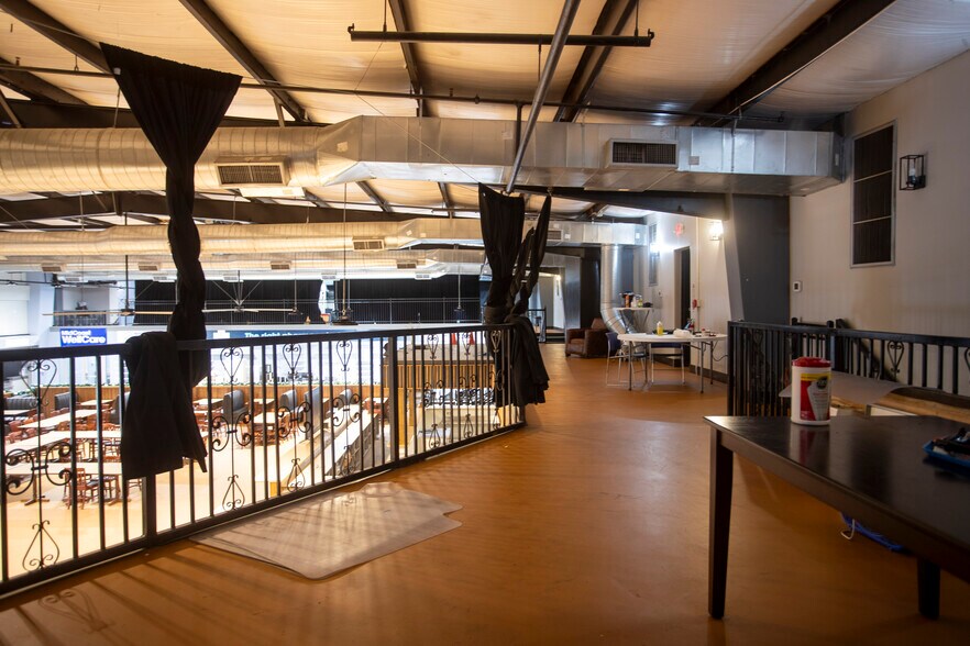 More Photos Of 25000 US 59 Rd, El Campo Flex For Sale