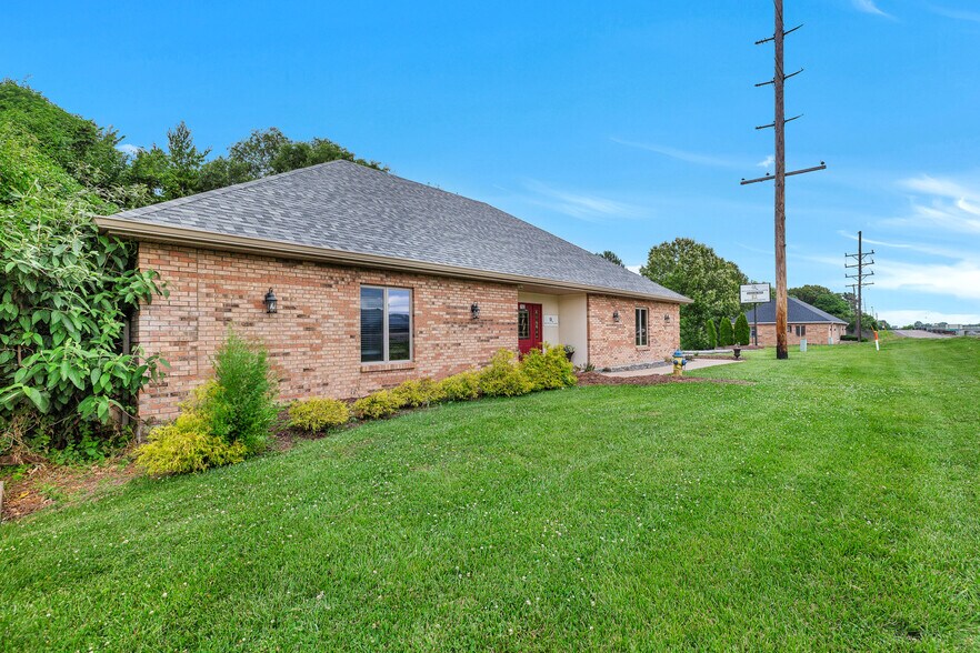 More Photos Of 763-765 W Terra Ln, O'Fallon Loft Creative Space For Sale