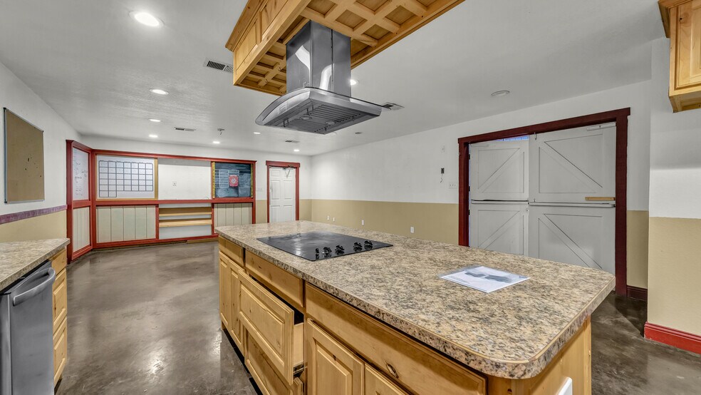 More Photos Of 221 Judd St, Weatherford Flex For Sale