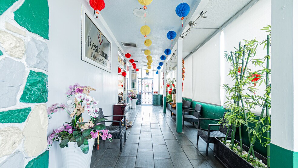 More Photos Of 1280 E Holt Ave, Pomona Restaurant For Lease