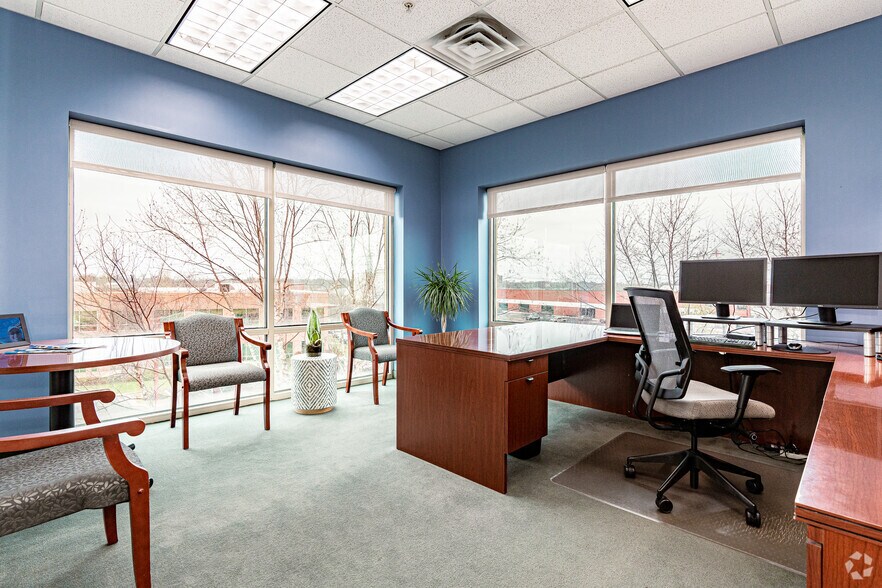 More Photos Of 2305 River Rd, Louisville Office For Lease
