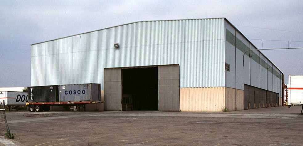 More Photos Of 2966 E Victoria St, Compton Warehouse For Lease