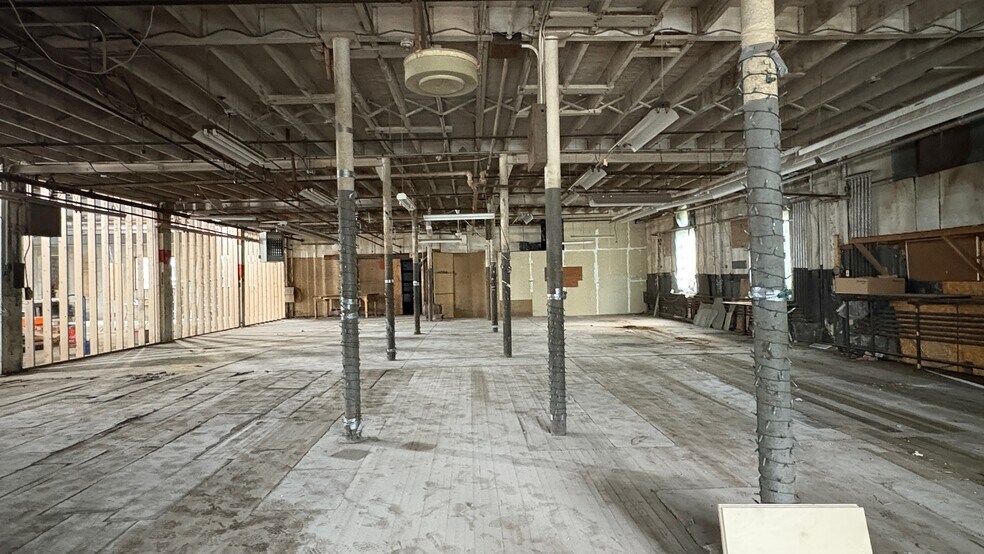 More Photos Of 515 Columbia St, Hudson Warehouse For Sale