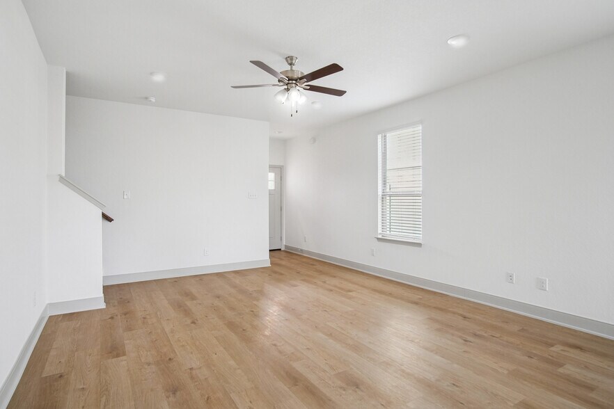 More Photos Of 6408 Segovia Ranch, San Antonio Apartments For Sale