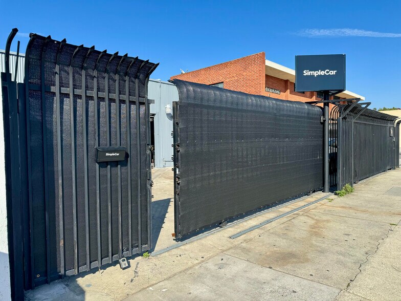 More Photos Of 3121 W Jefferson Blvd, Los Angeles Storefront Retail Office For Lease