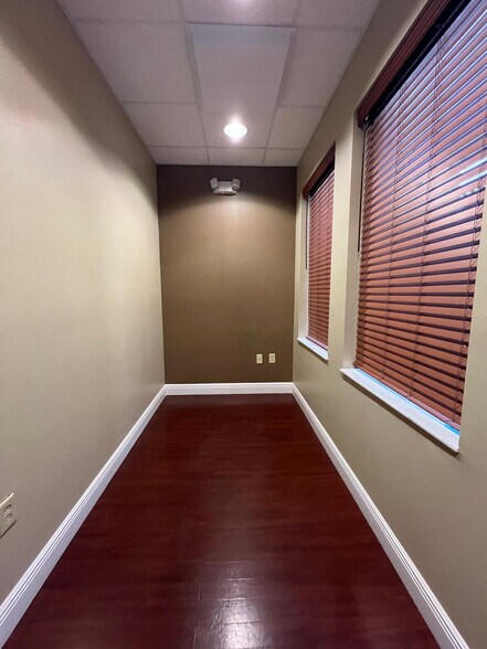 More Photos Of 1355 S International Pky, Lake Mary Office For Lease