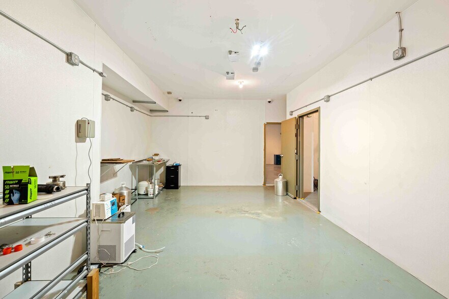 More Photos Of 191 2nd Ave, Warwick Warehouse For Sale