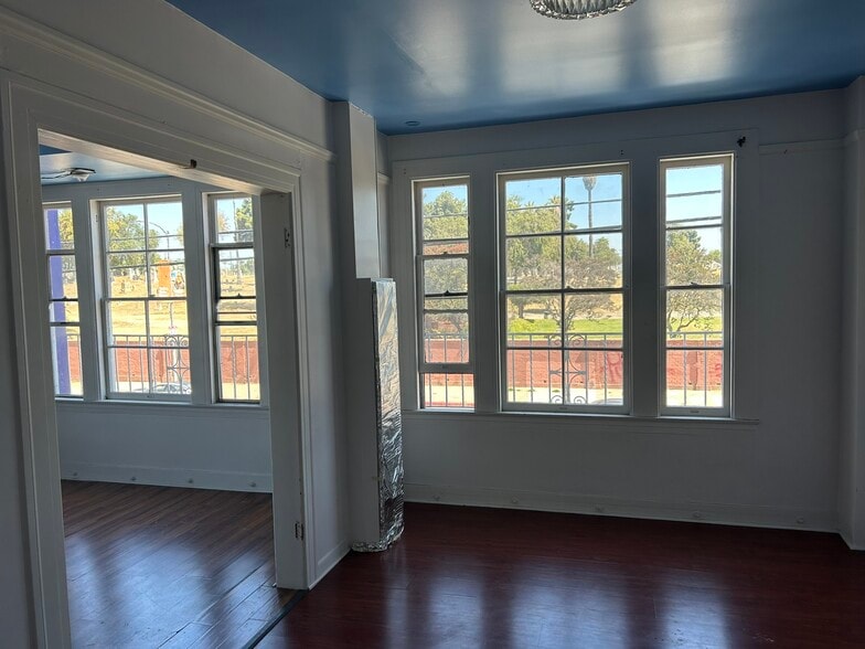 More Photos Of 1856 W Washington Blvd, Los Angeles General Retail For Sale