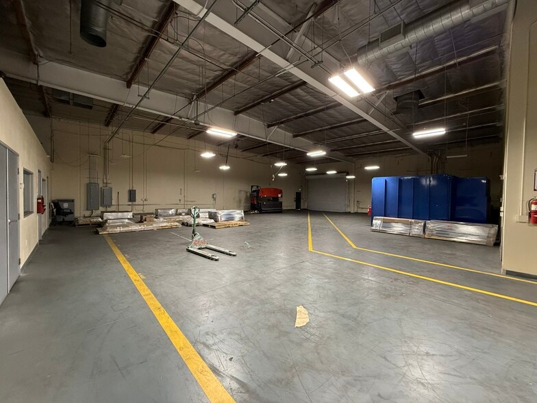 More Photos Of 28258 Avenue Stanford, Valencia Manufacturing For Lease