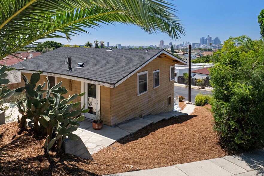 More Photos Of 3010 Minnesota St, Los Angeles Apartments For Sale
