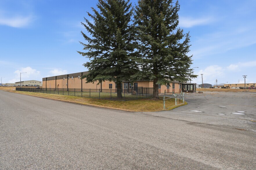 More Photos Of 189 Arden Dr, Belgrade Industrial For Lease