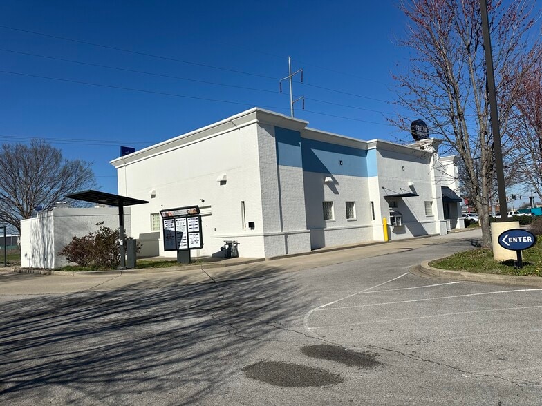 More Photos Of 133 Three Springs Rd, Bowling Green Restaurant For Lease