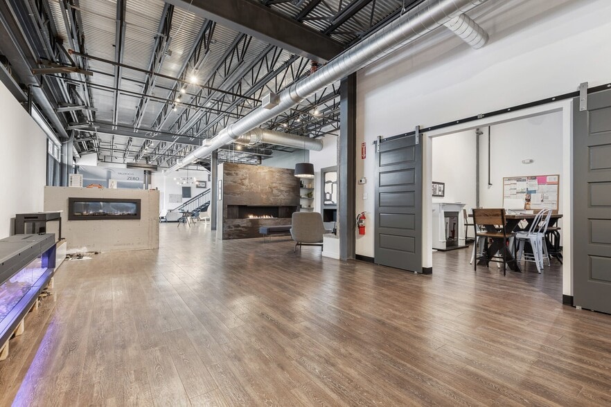More Photos Of 30 Log Bridge Rd, Middleton Industrial For Lease