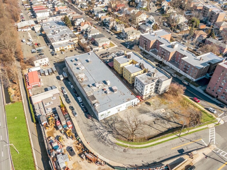 More Photos Of 16 Harrison Ave, Yonkers Warehouse For Lease