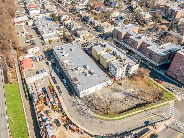 More Photos Of 16 Harrison Ave, Yonkers Warehouse For Lease