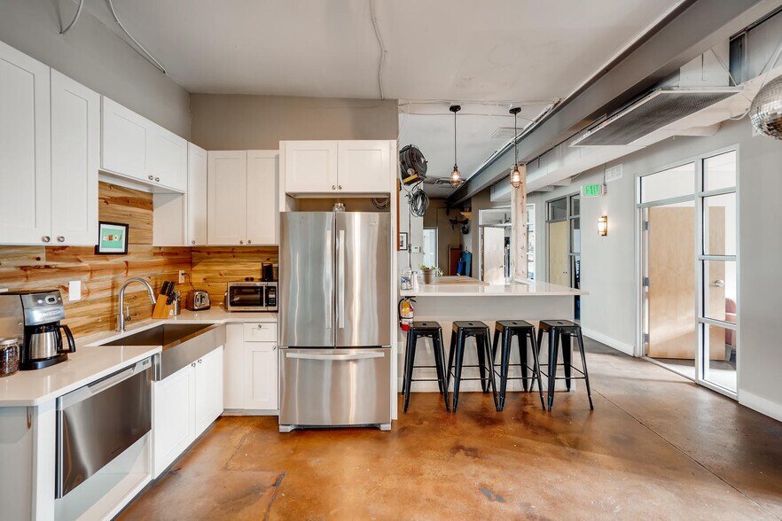 More Photos Of 1100 W 38th Ave, Denver Medical For Lease