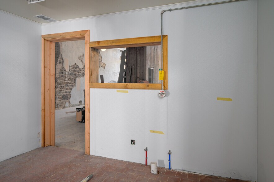 More Photos Of 120 W Main St, Denison Storefront Retail Office For Lease