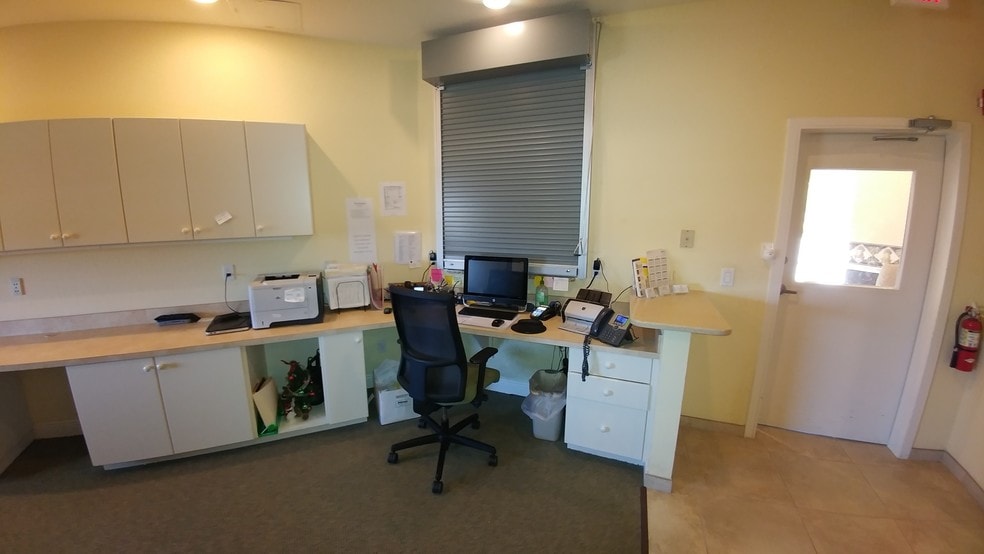 More Photos Of 530 SE 16th Pl, Cape Coral Medical For Lease