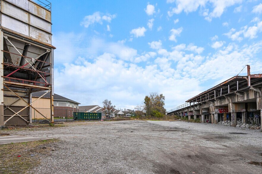 More Photos Of 335 Baxter Ave, Louisville Warehouse For Lease
