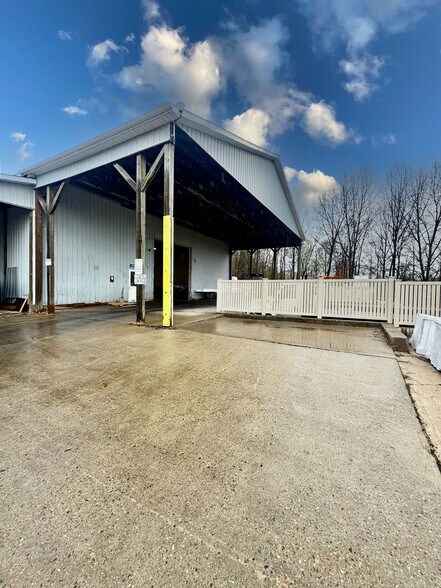 More Photos Of 5260 S Clinton Trl, Eaton Rapids Manufacturing For Lease