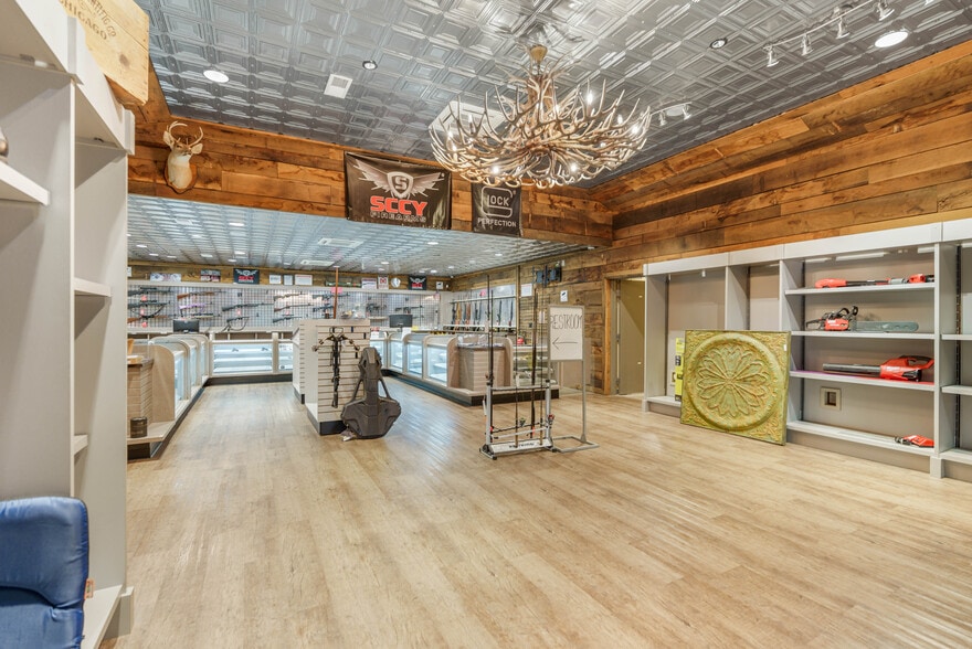 More Photos Of 255 Cumberland Trace Rd, Bowling Green Flex For Lease