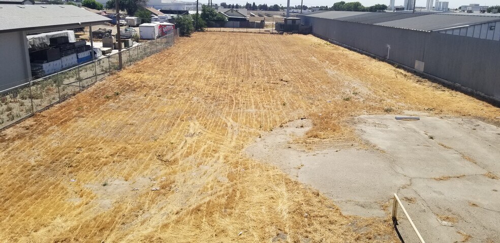 More Photos Of 1700 S K St, Tulare Storefront Retail Office For Sale