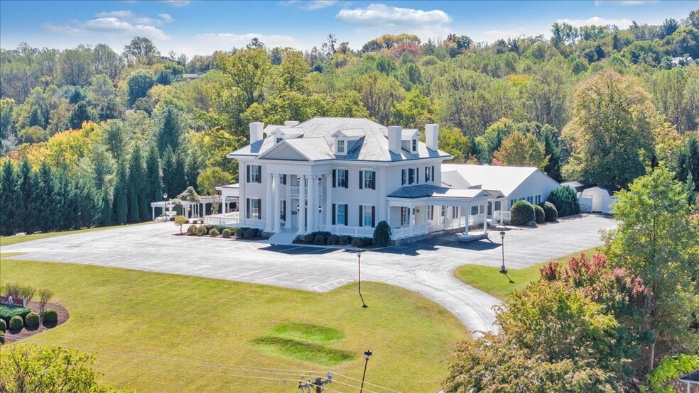 More Photos Of 812 E Main St, Bedford Lodge Meeting Hall For Sale