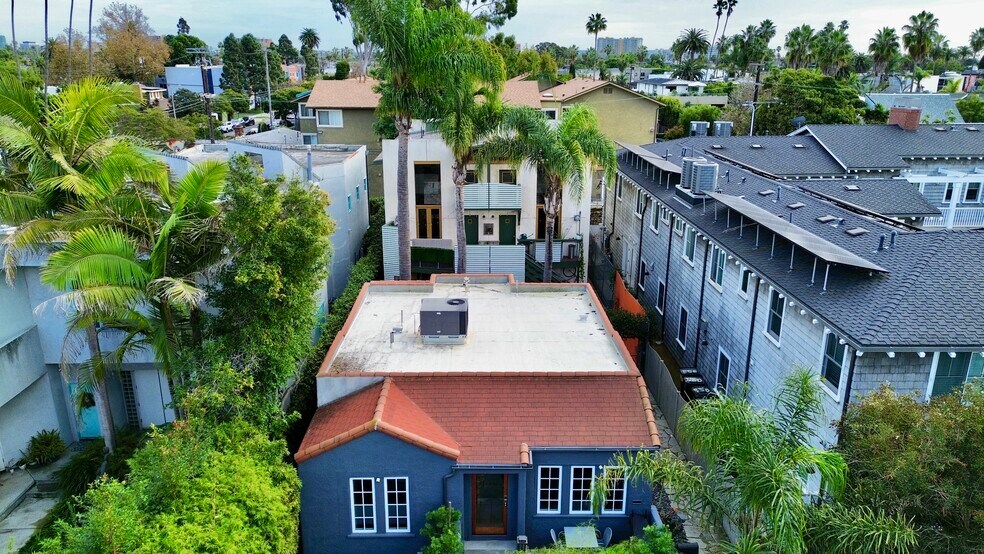 More Photos Of 558 San Juan Ave, Venice Apartments For Sale