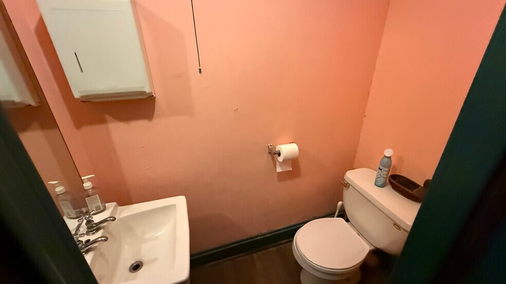 More Photos Of 32 N 3rd St, Easton General Retail For Lease