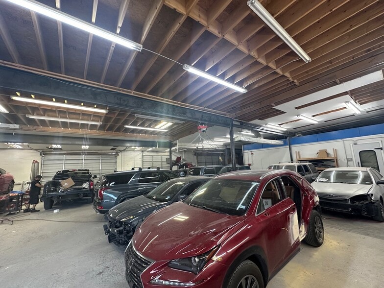 More Photos Of 10111 Dyer St, El Paso Auto Repair For Sale