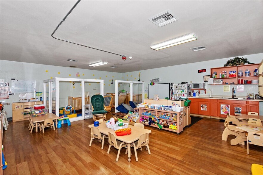 More Photos Of 1455 E Lynwood Dr, San Bernardino Schools For Sale