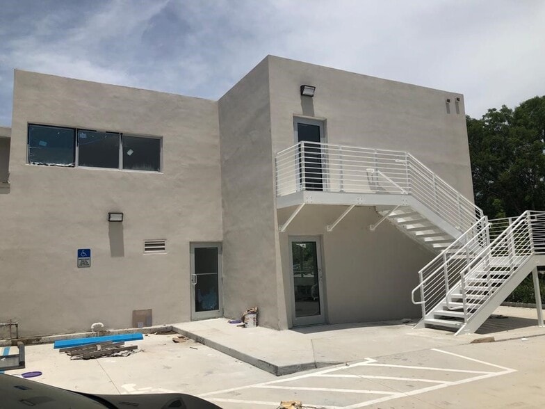 More Photos Of 7111 Biscayne Blvd, Miami Freestanding For Sale