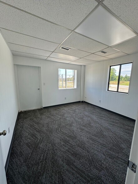 More Photos Of 452 Hyatt St, Gaffney Truck Terminal For Lease