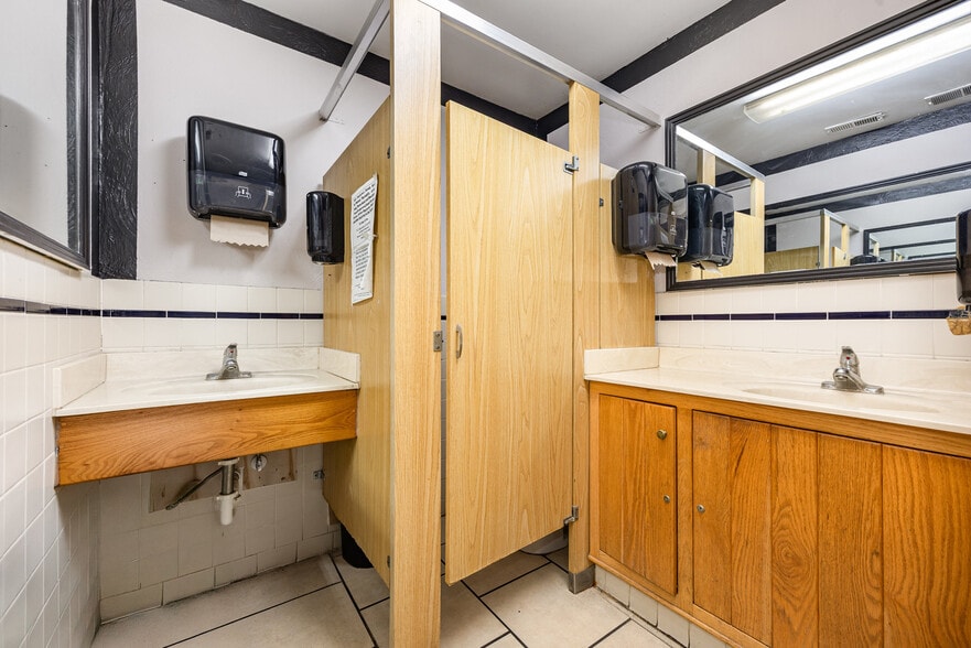 More Photos Of 8850 Statesville Blvd, Cleveland Restaurant For Sale