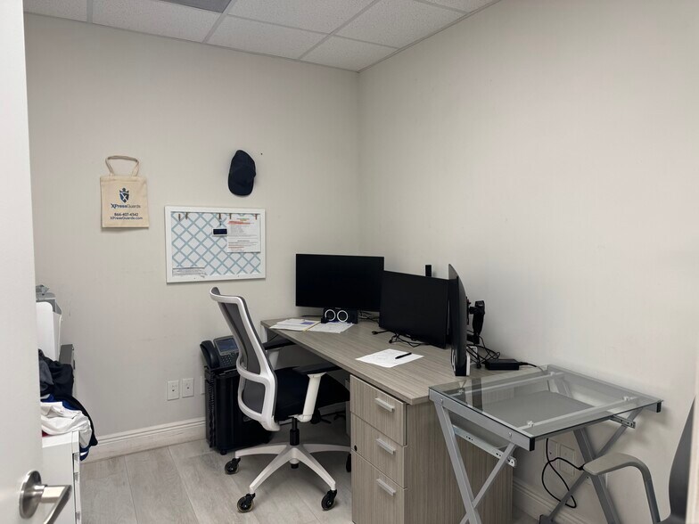 More Photos Of 2200-2208 SW 59th Ave, West Park Warehouse For Sale