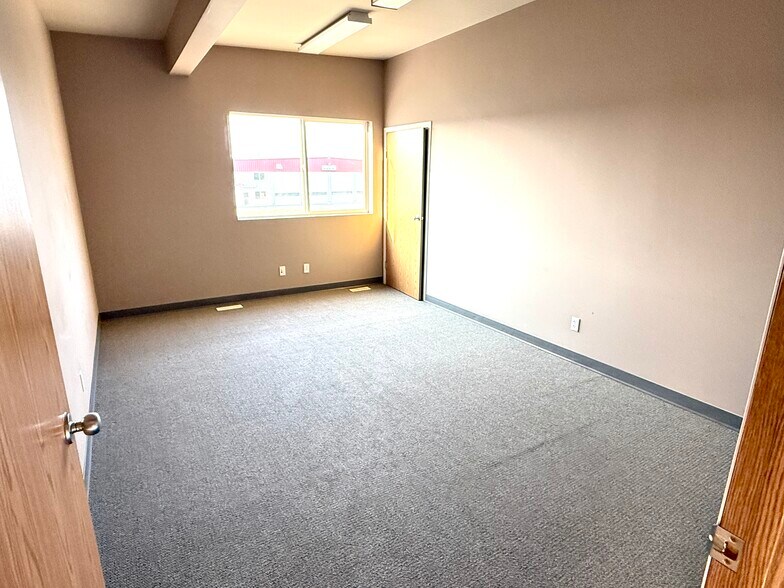 More Photos Of 39207 Range Road 271, Red Deer County Truck Terminal For Sale