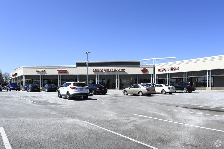 More Photos Of 17200-17270 Royalton Rd, Strongsville Freestanding For Lease