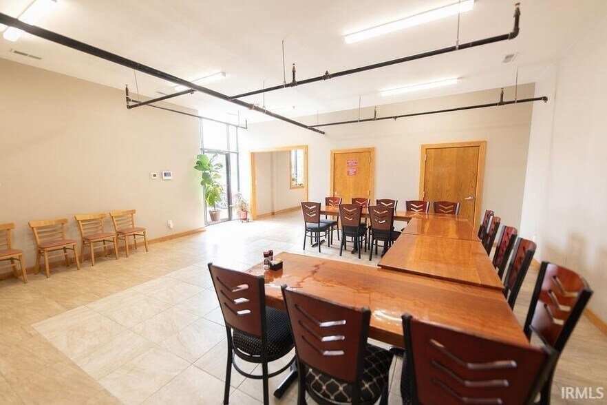 More Photos Of 409 S Walnut St, Bloomington Restaurant For Sale