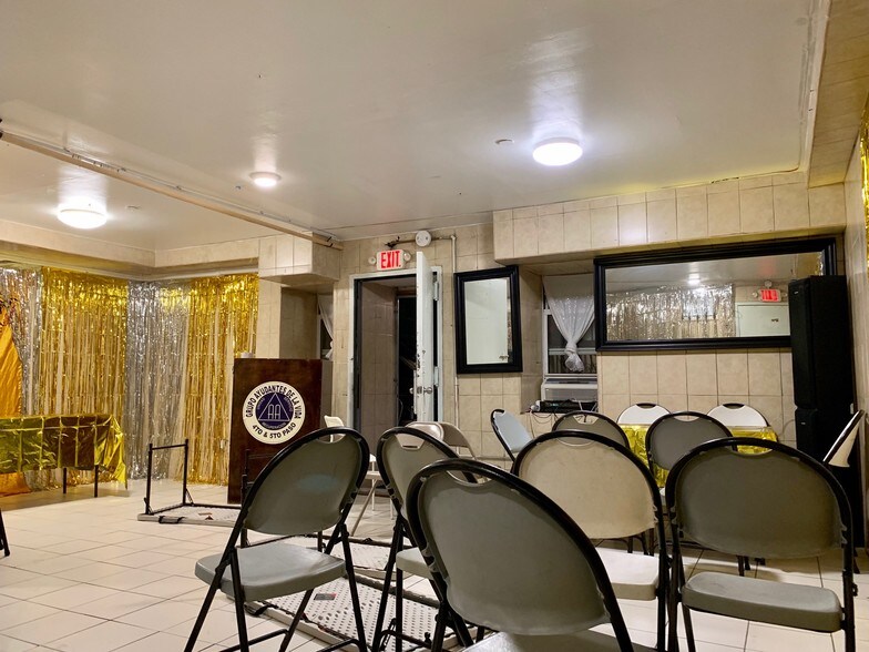 More Photos Of 10018 40th Rd, Corona Apartments For Sale