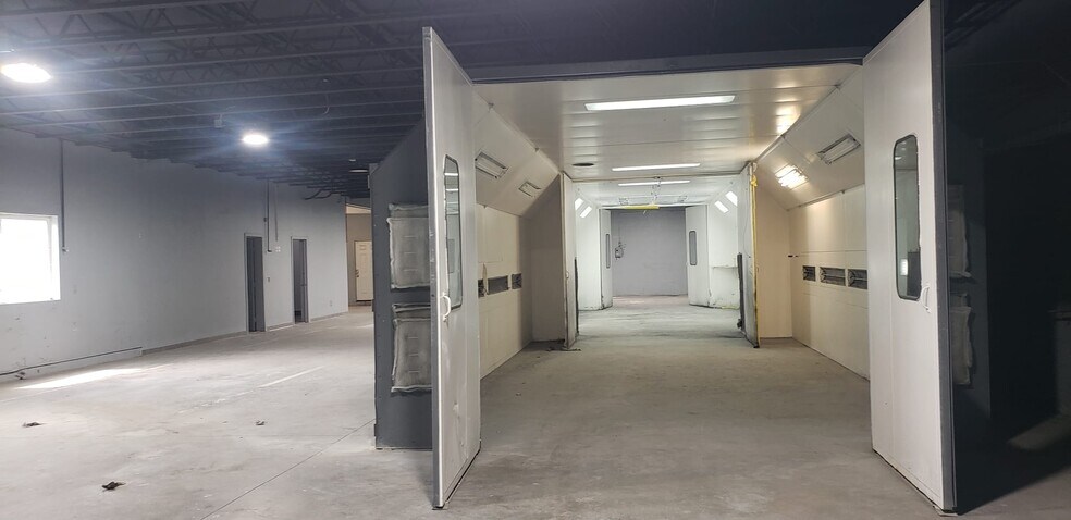 More Photos Of 17721 Sherman Way, Reseda Auto Repair For Sale