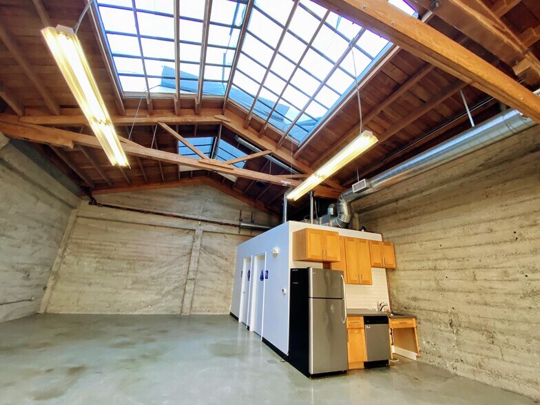 More Photos Of 1285 Folsom St, San Francisco Manufacturing For Lease