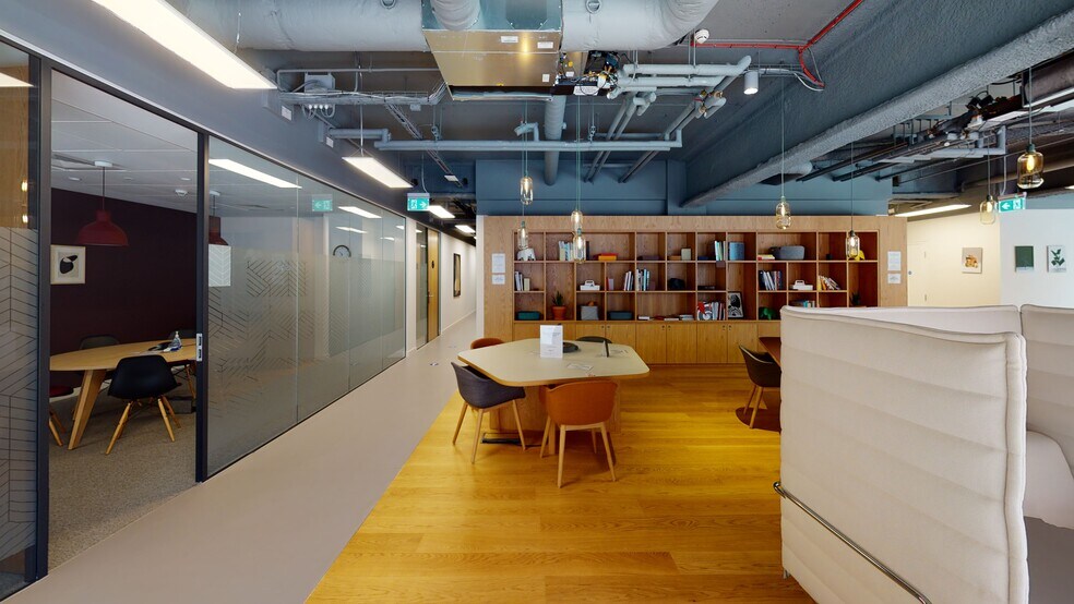 More Photos Of 77 Fulham Palace Rd, London Coworking Space
