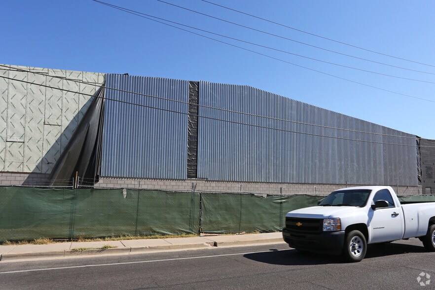 More Photos Of 254 W Broadway Rd, Mesa Distribution For Lease