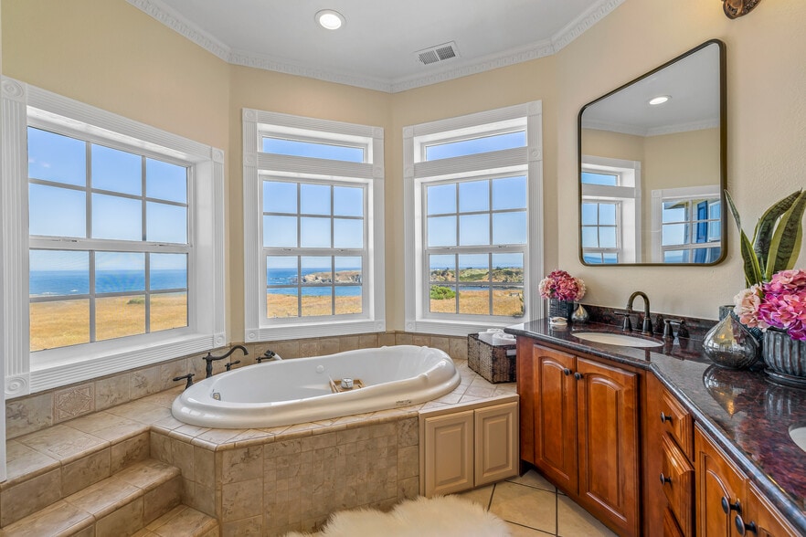 More Photos Of 19351 Del Mar Dr, Fort Bragg Specialty For Sale