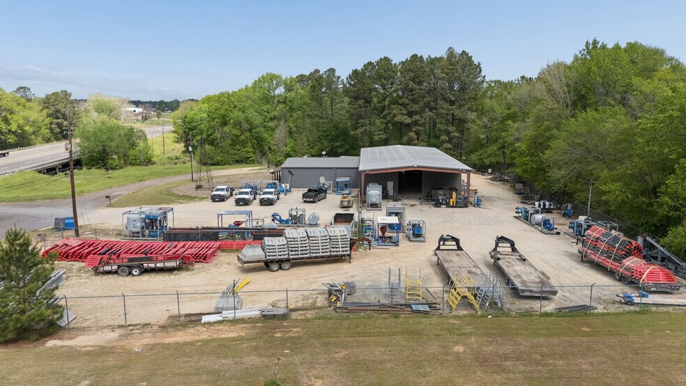 More Photos Of 1510 TX-135, Kilgore Warehouse For Sale